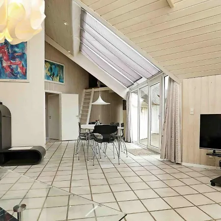Three-bedroom Holiday In Ringkobing 10 *