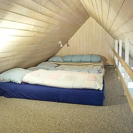 Three-bedroom Holiday In Ringkobing 10 *